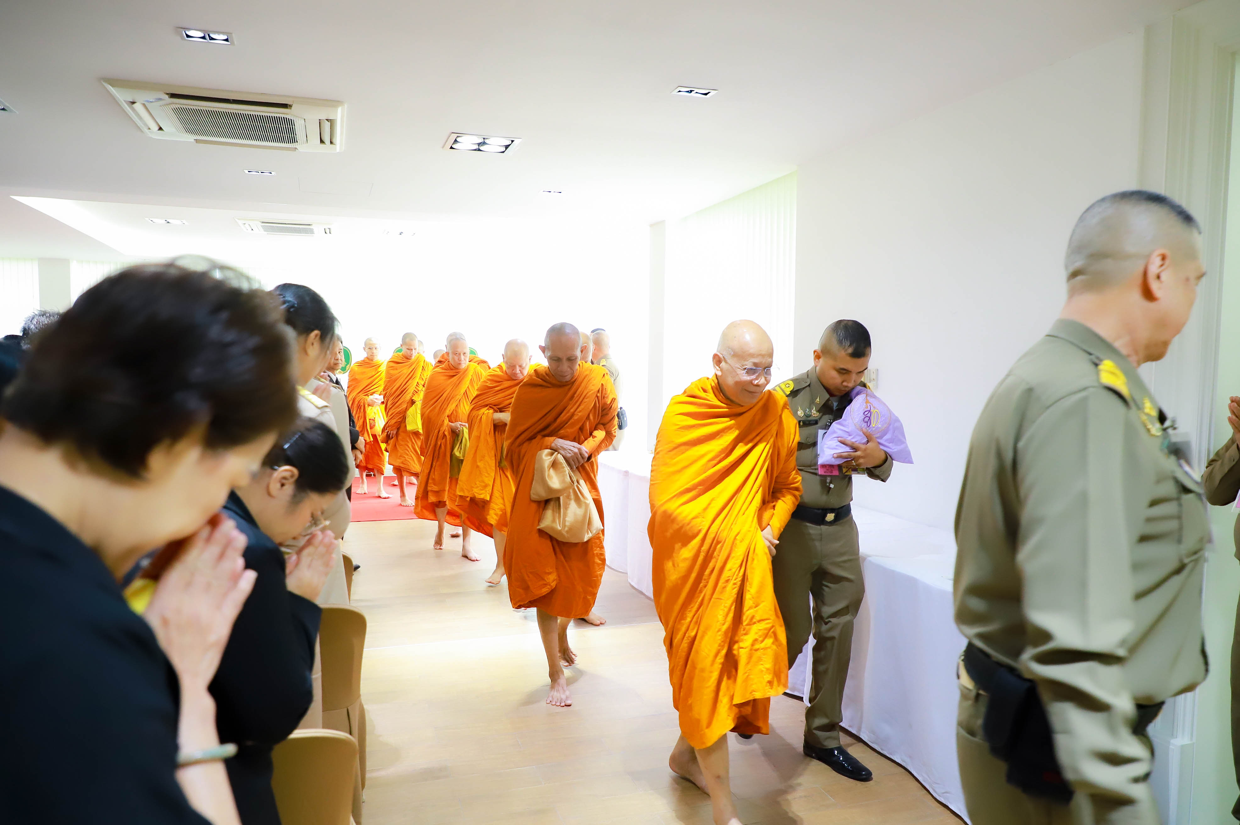 title - ส.ป.ก. เข้าร่วมพิธีเจริญพระพุทธมนต์บำเพ็ญพระราชกุศล ถวายความอาลัยแด่ สมเด็จพระนางเจ้าสิริกิติ์ พระบรมราชินีนาถ พระบรมราชชนนีพันปีหลวง และสมเด็จพระเจ้าลูกเธอ เจ้าฟ้าพัชรกิติยาภา นเรนทิราเทพยวดี กรมหลวงราชสาริณีสิริพัชร มหาวัชรราชธิดา